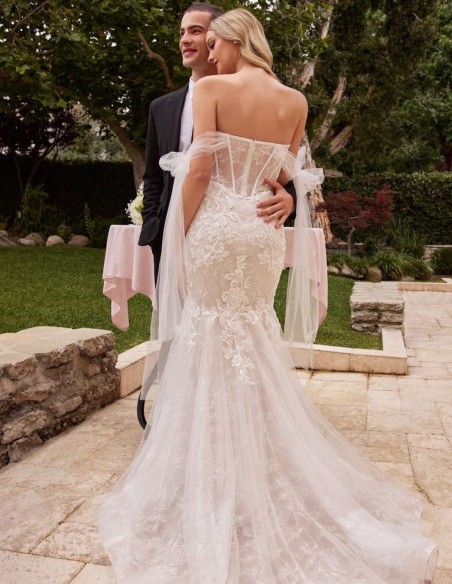 Off the shoulder mermaid bridal gown