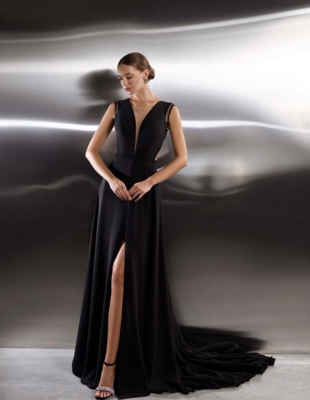 Robe de soirée longue avec dos brodé de strass et de tulle plumeti