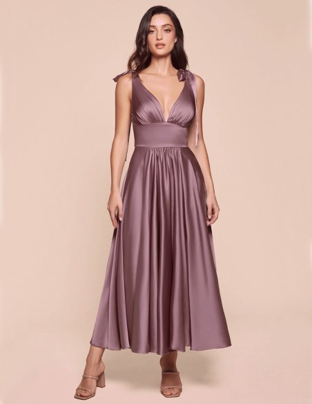 Satin midi dress with a floaty skirt for a guests