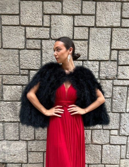 Capa de plumas de avestruz para invitada negro