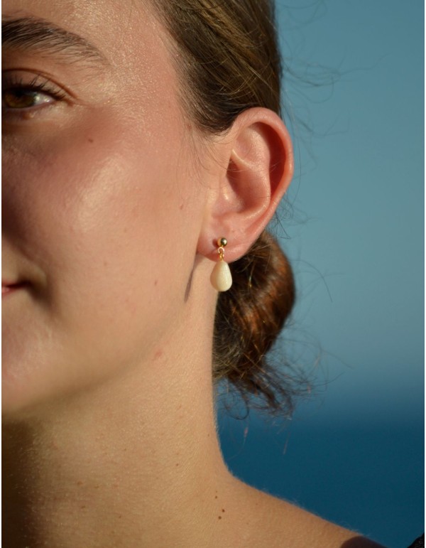 Pearly teardrop earrings 2