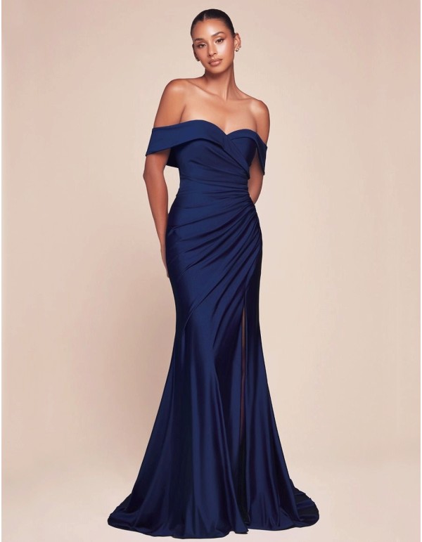 Vestido de fiesta largo en satén con escote bandeau para...