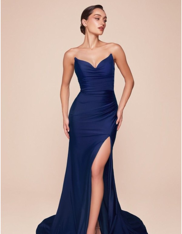 Vestido satinado largo con escote corazón