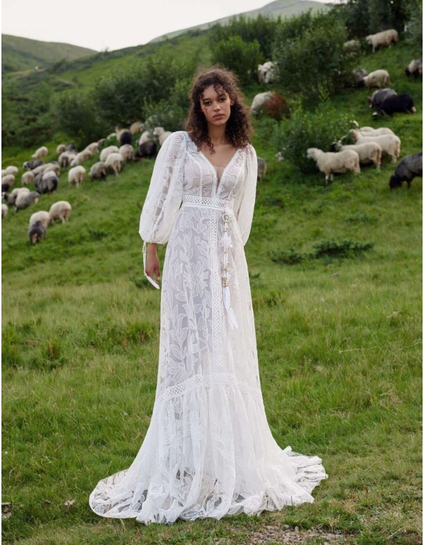 Robe de mariée style bohème avec macramé et dentelle