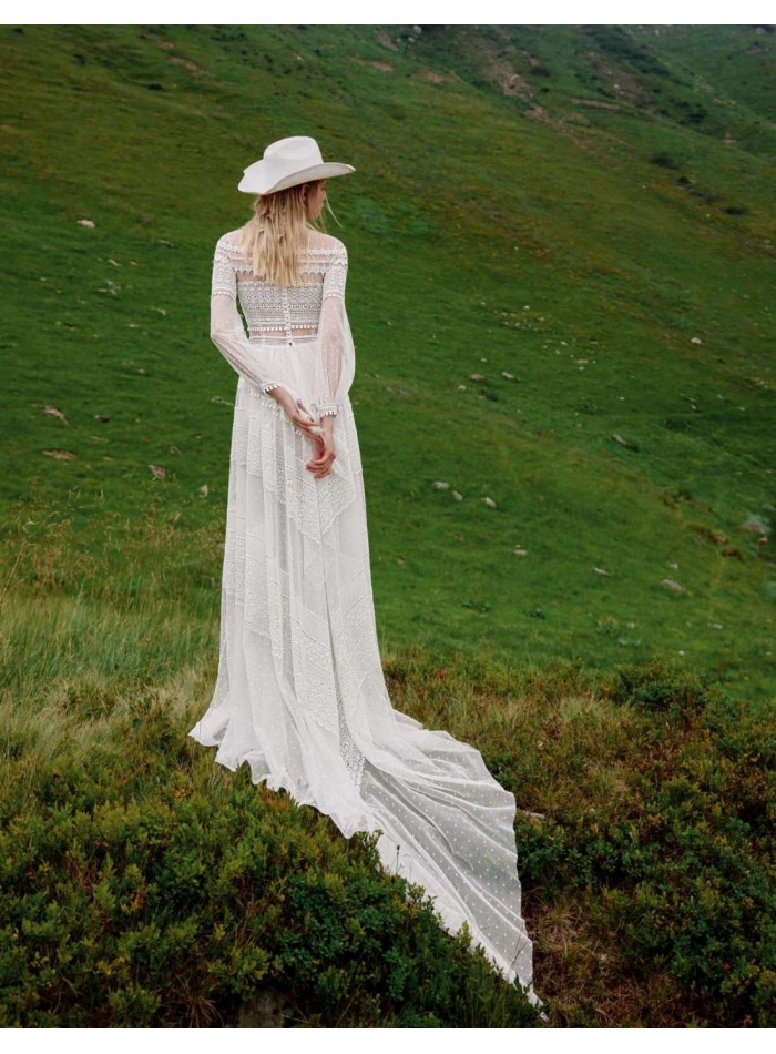 Robe de mariée longue en tulle et dentelle