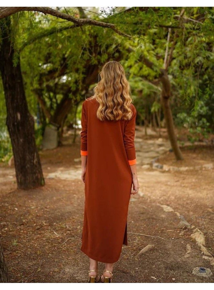 Caftan marron avec fente