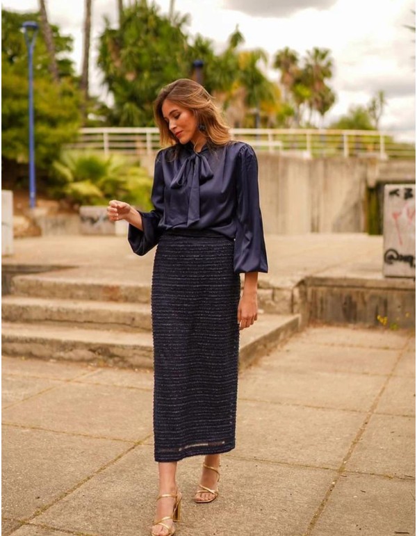 Navy knitted midi skirt 2