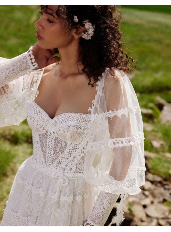 Robe de mariée longue avec décolleté en cœur en...