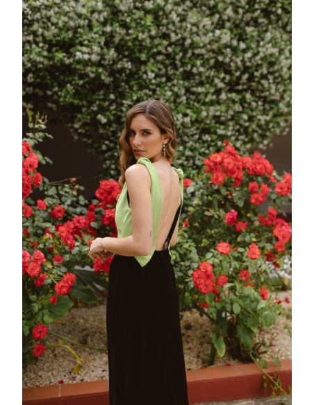 Robe de soirée midi bicolore avec écharpe et décolleté en V pour les invités bicolores