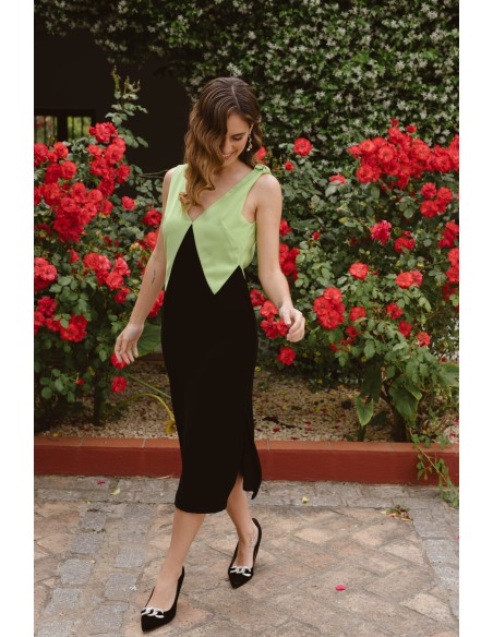 Vestido midi de fiesta para invitada bicolor con fular y escote en pico