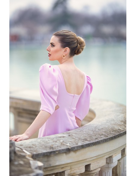 Robe d'invité midi avec découpe et nœud maxi