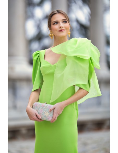 Robe midi avec nœud maxi et découpe pour l'invitée