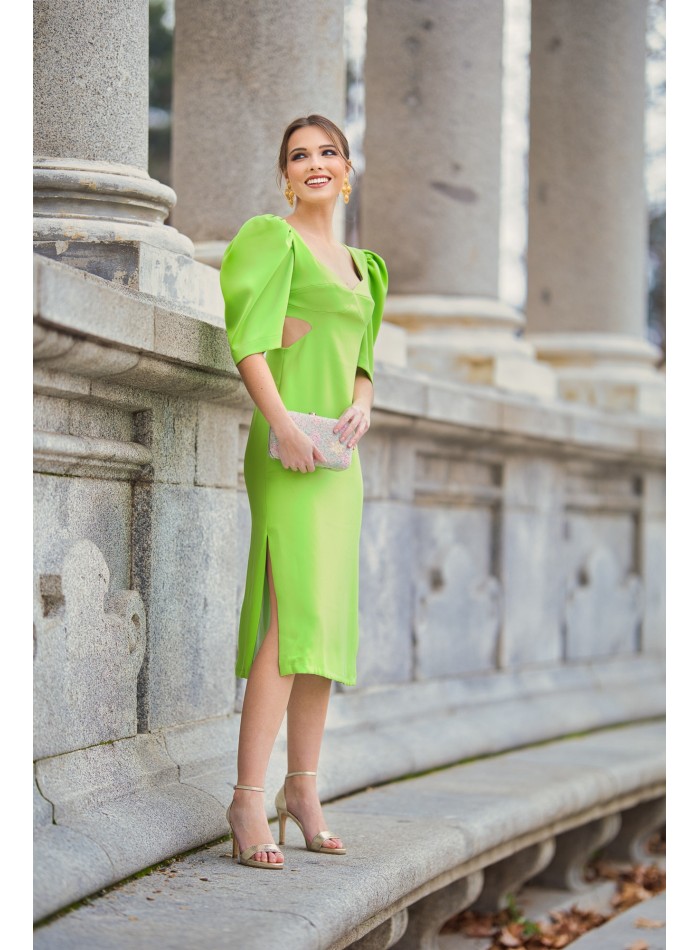 Vestido midi para invitada con maxi lazo y cut-out