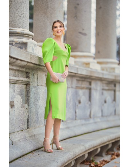 Vestido midi para invitada con maxi lazo y cut-out