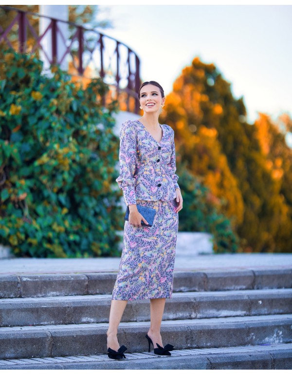 Printed pencil skirt with midi cut and print