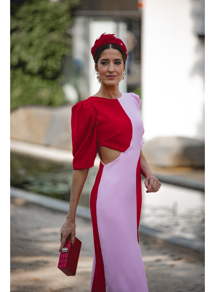 Robe midi bicolore avec découpe pour les invités