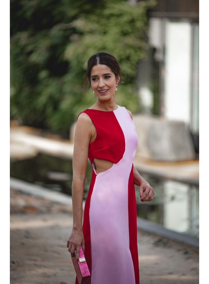 Vestido midi bicolor para invitada con cut-out