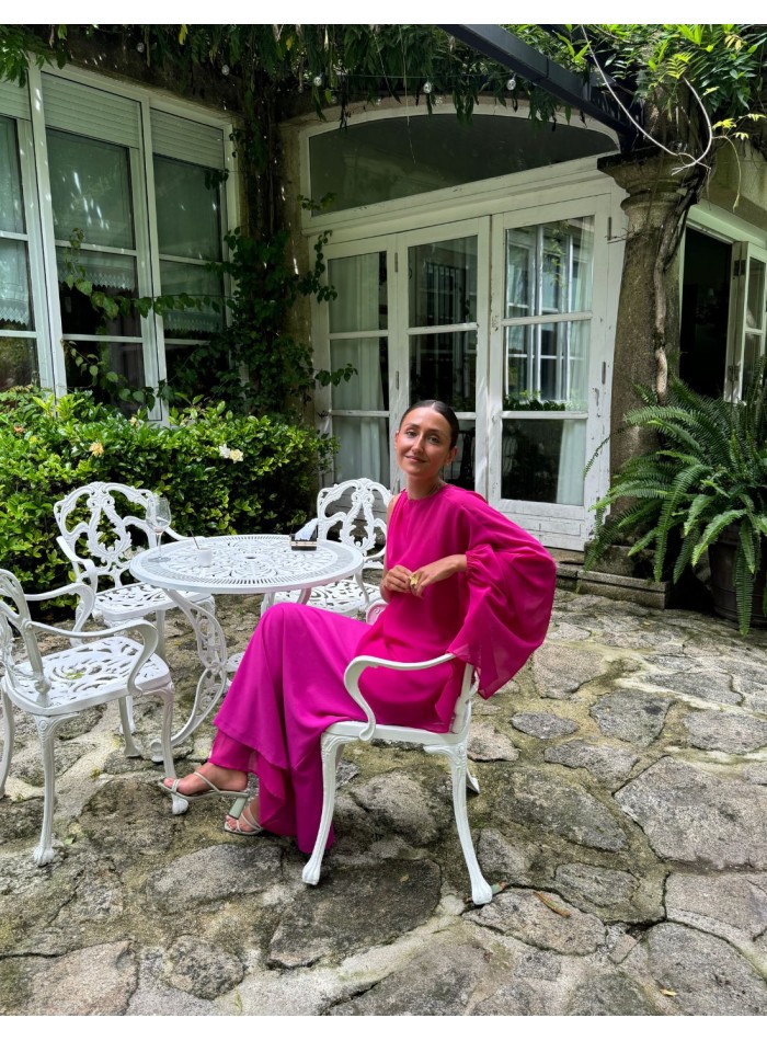 Robe longue avec bretelles spaghetti et cape en...