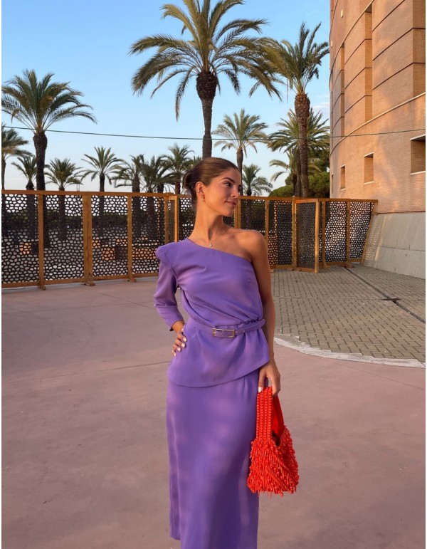 Ensemble Top asymétrique à manches longues et Jupe crayon