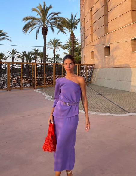 Asymmetrical top with long sleeves and pencil skirt set