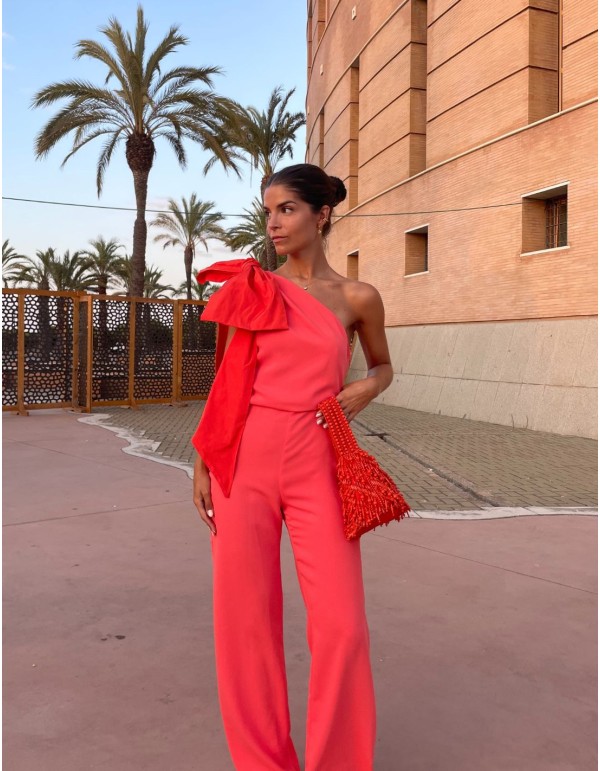 Mono largo de fiesta con escote asimétrico y maxi lazada - Laura Fiz