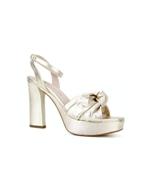 Metallic party sandals with platform and bracelet closure