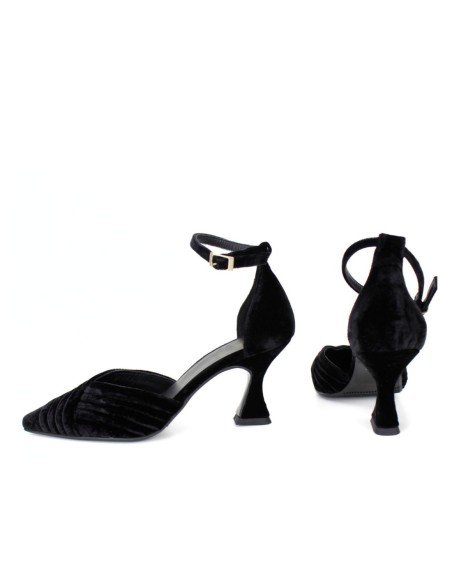 Chaussures à talon en velours noir pour invités
