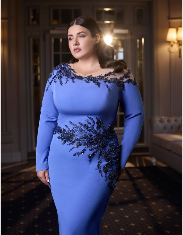 Robe de soirée longue avec corsage asymétrique et broderie