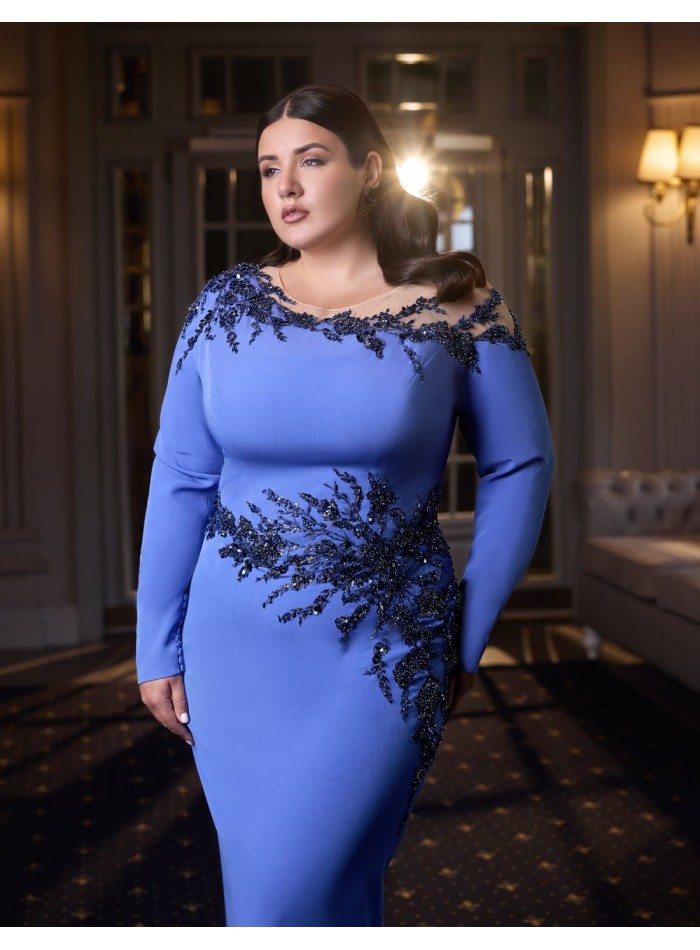 Robe de soirée longue avec corsage asymétrique...