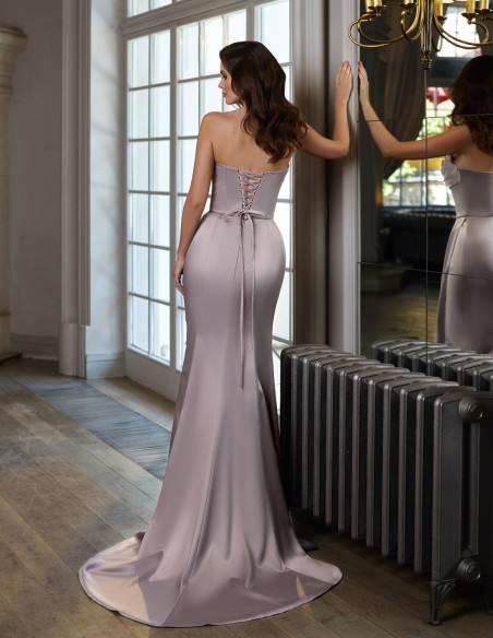 Vestido largo de fiesta con corsé y falda con abertura