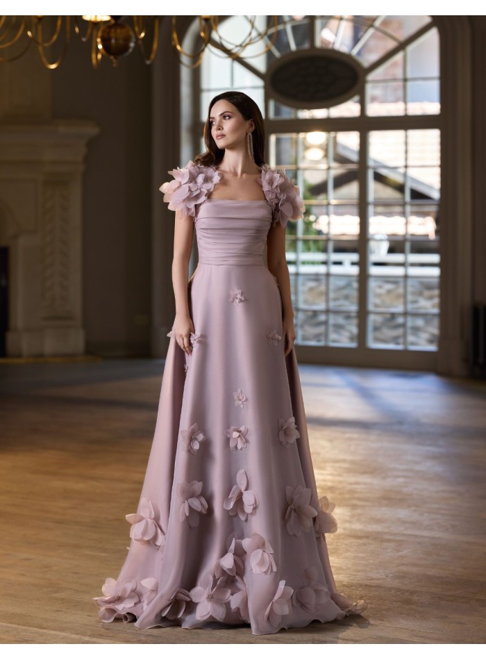 Longue robe d'invité avec fleurs en 3D et...