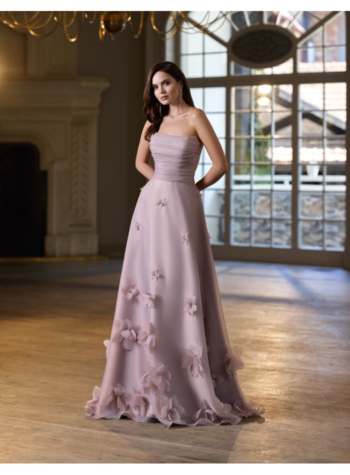 Longue robe d'invité avec fleurs en 3D et...