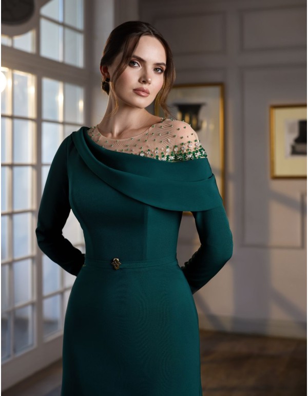 Robe de soirée longue avec encolure asymétrique et...