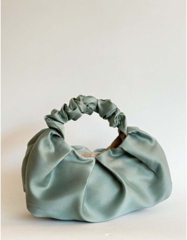 Handbag with crumpled handle in mikado 2