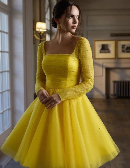 Robe de soirée avec encolure carrée et jupe fluide