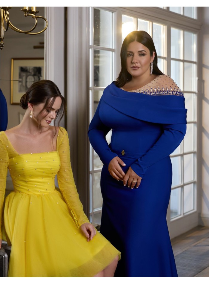 Robe de soirée avec encolure carrée et jupe fluide