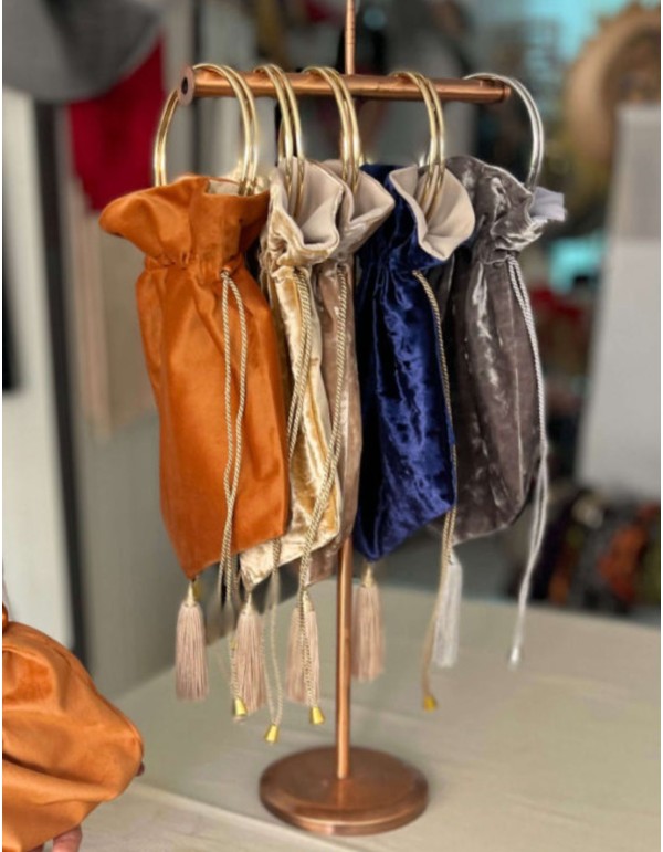 Velvet party box with satin bangs