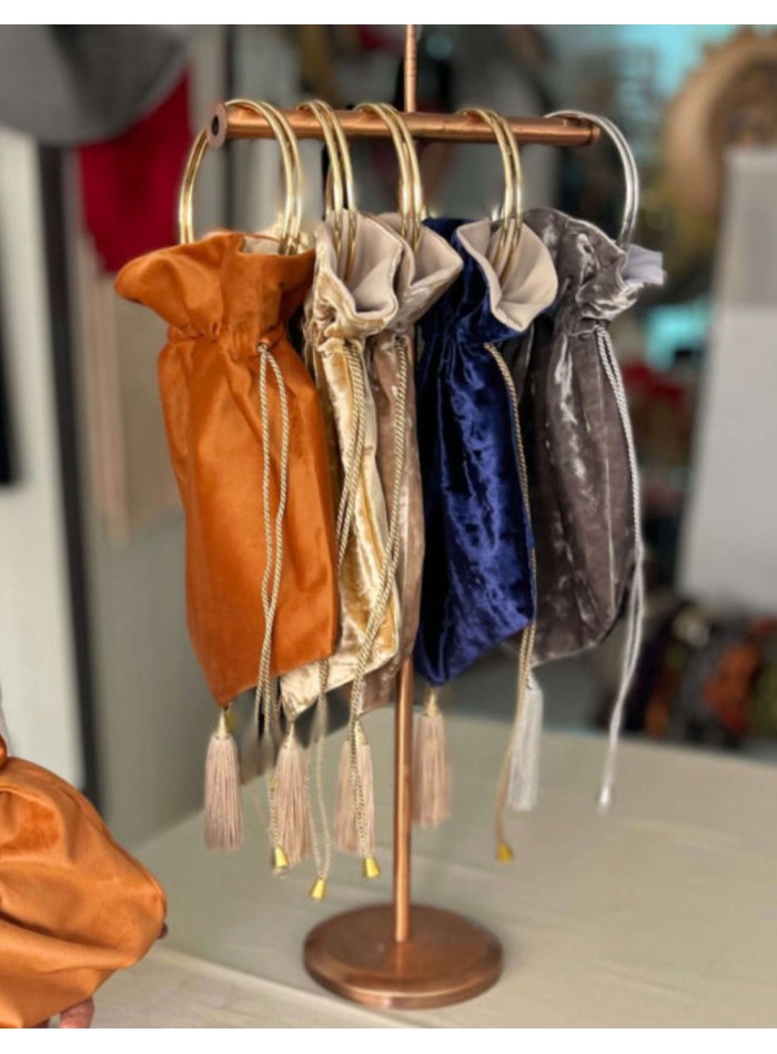 Velvet party box with satin bangs