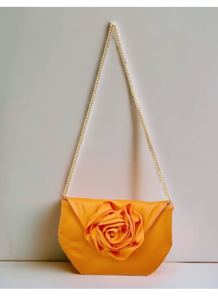 Bolso de mano con detalle maxiflor y cadena...