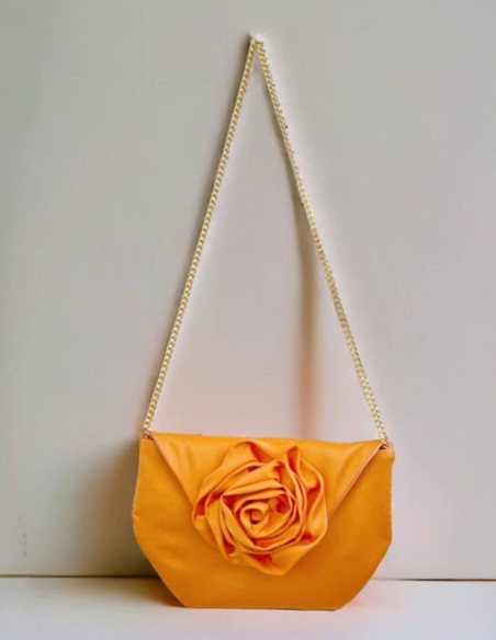 Handbag with maxiflower detail and gold chain inside