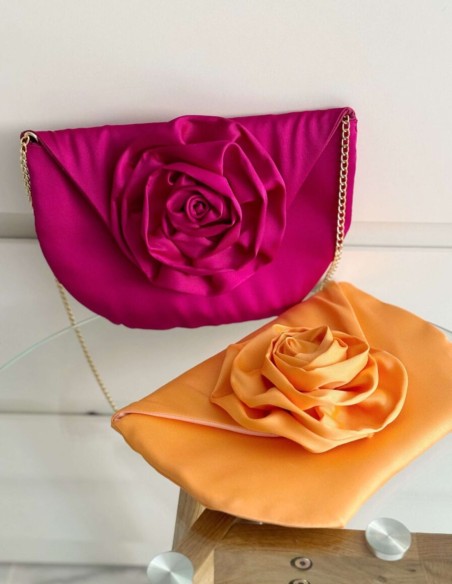 Handbag with maxiflower detail and gold chain inside