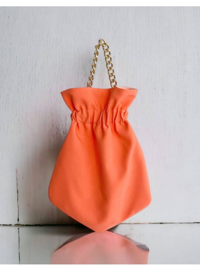 Smooth party bag with short braided golden chain