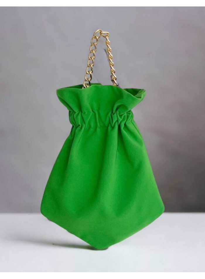 Bolso de fiesta bombonera lisa con cadena corta...