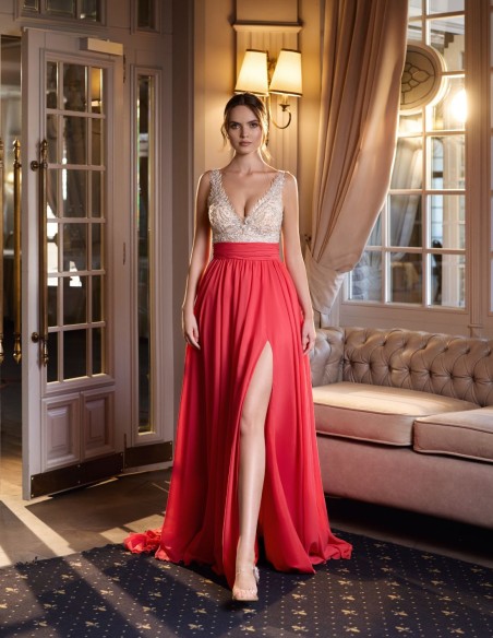 Vestido de fiesta largo con falda de gasa, corpiño bordado y manga capa desmontable