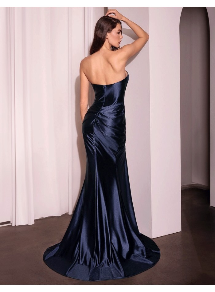 Vestido de fiesta palabra de honor con detalle frontal en satén azul marino