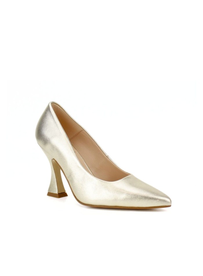 Gold shoes with metallic finish and trapezoidal...
