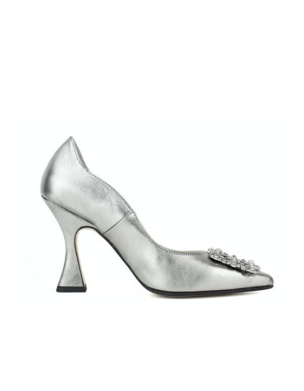 Zapatos de tacón de ante con broche brillante