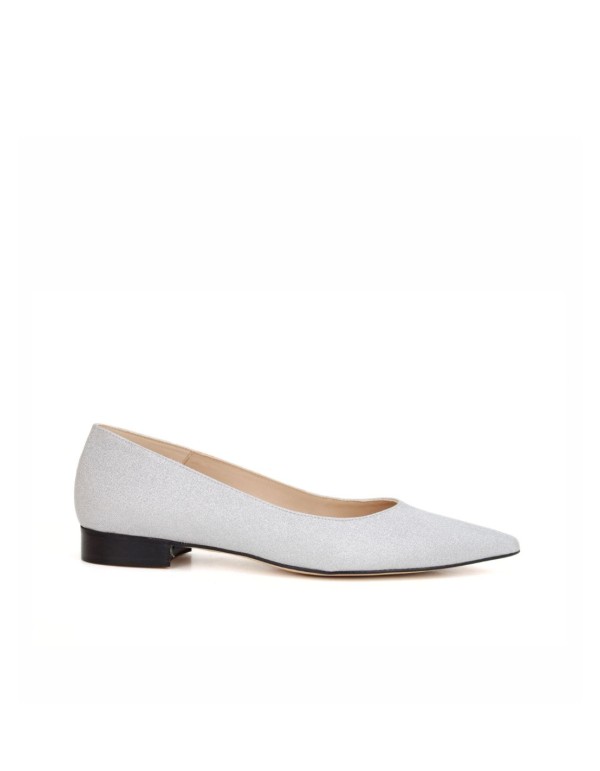 Basic ballerina closed in silver color with pointed toe