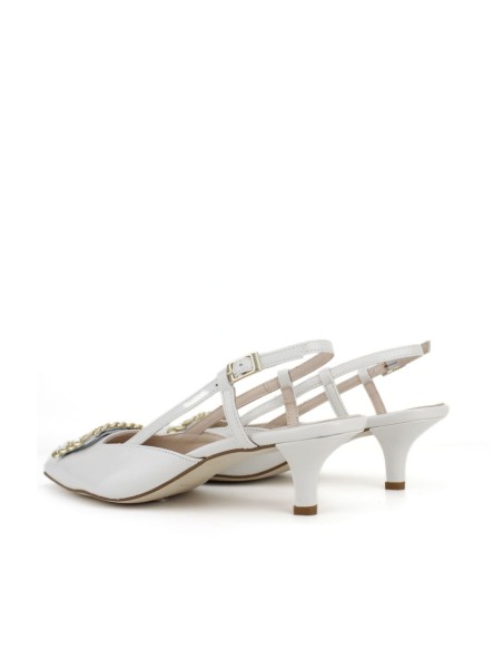Chaussure blanche à talon avec détails en strass