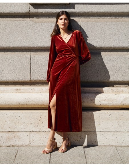 Manteau midi en velours marron avec encolure croisée